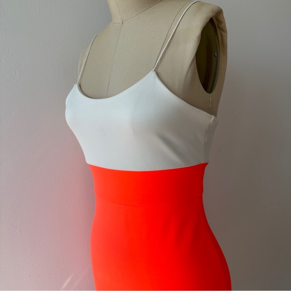 Two toned dress - Picture 2 of 3